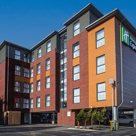 Holiday Inn Express - Fleet By Ihg Exteriör bild