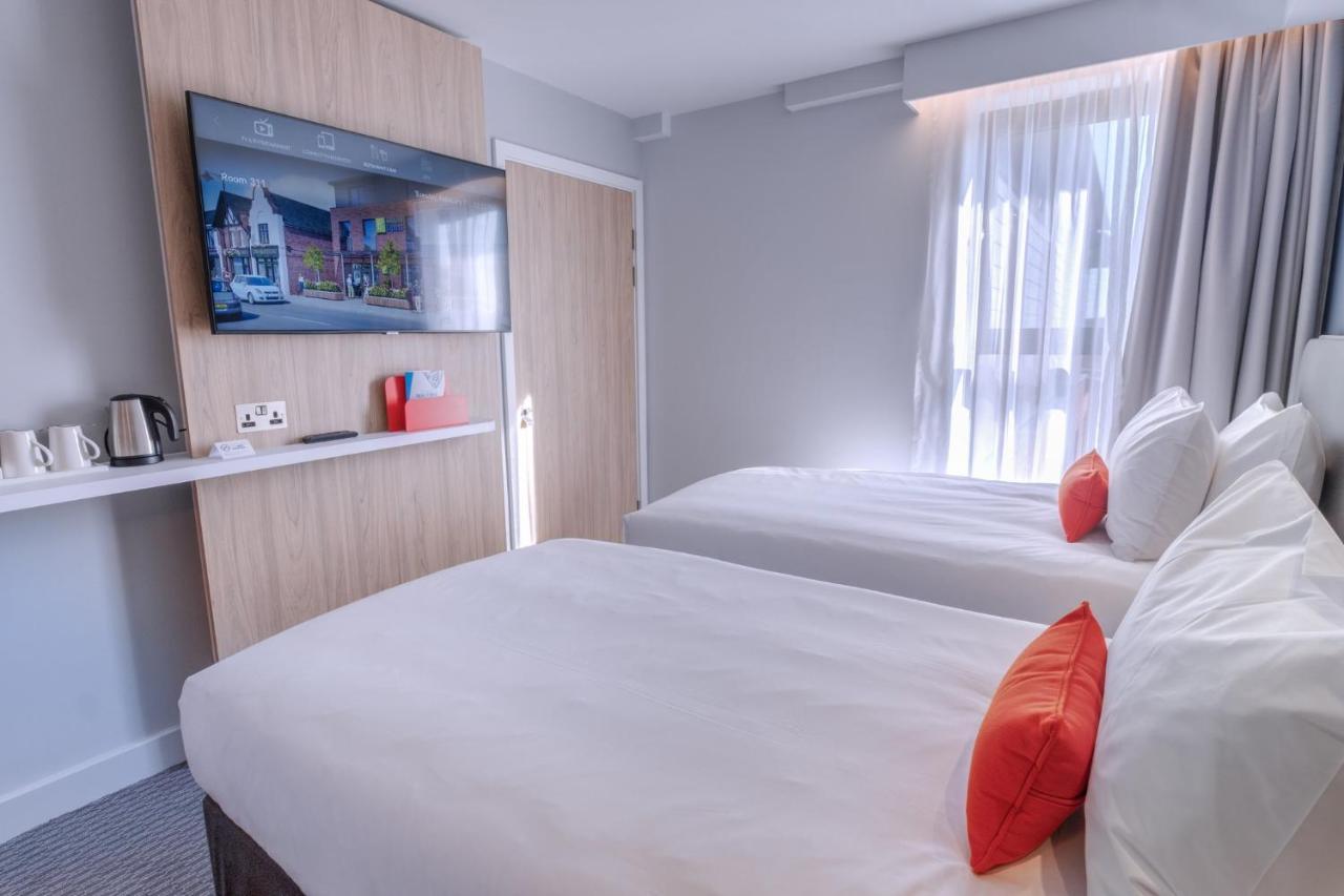 Holiday Inn Express - Fleet By Ihg Exteriör bild