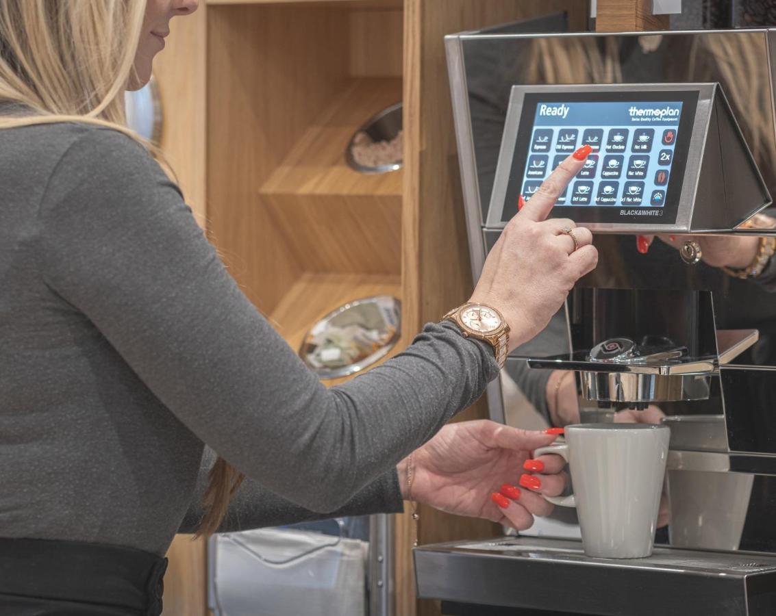 Holiday Inn Express - Fleet By Ihg Exteriör bild