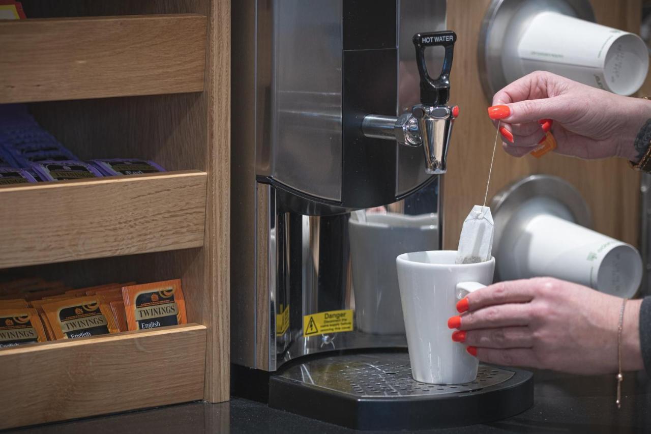 Holiday Inn Express - Fleet By Ihg Exteriör bild