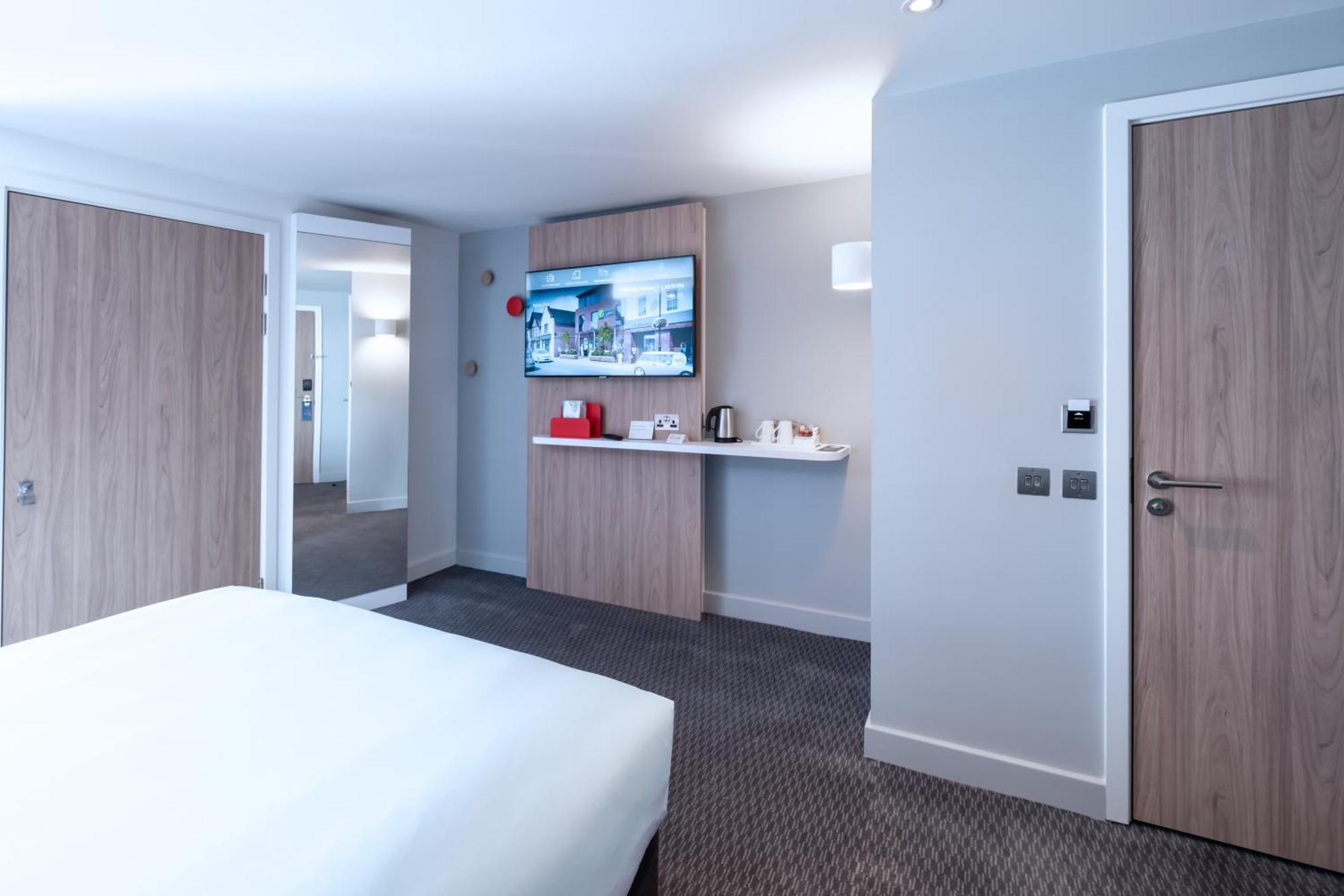 Holiday Inn Express - Fleet By Ihg Exteriör bild