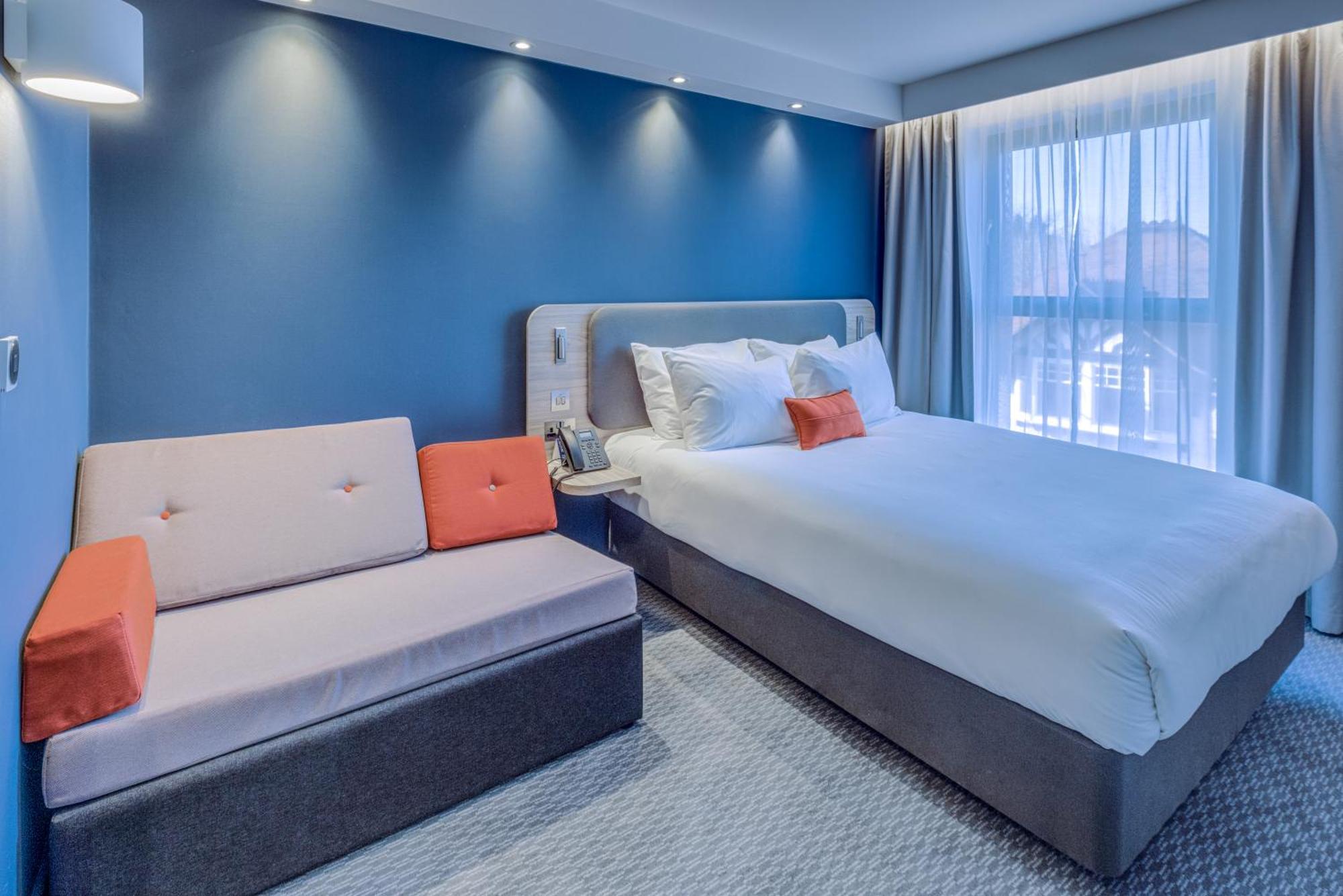 Holiday Inn Express - Fleet By Ihg Exteriör bild